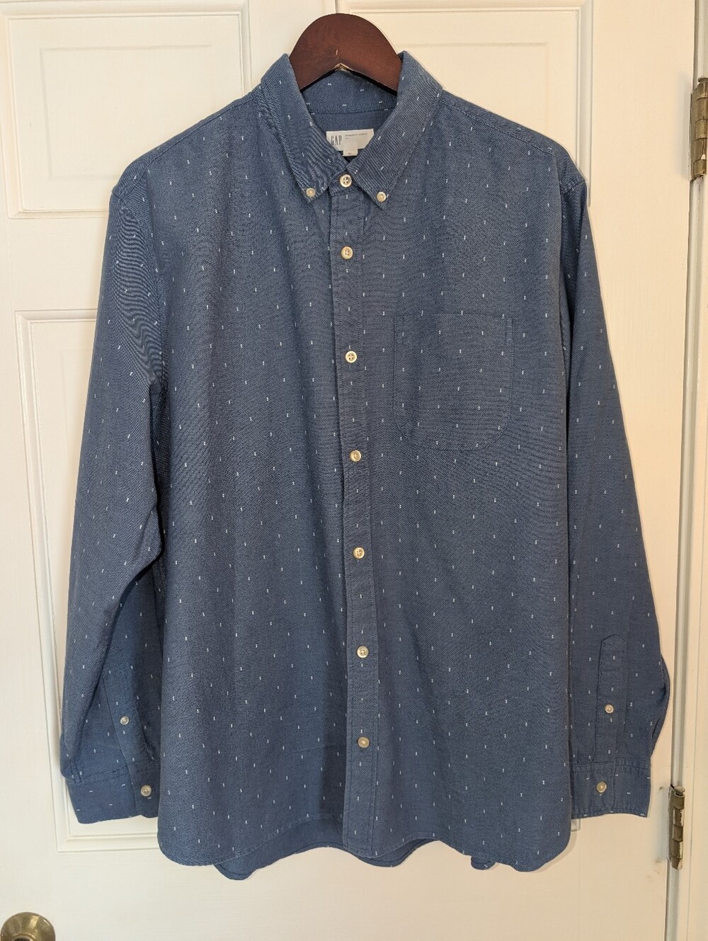 GAP Button Down Shirt Size XL